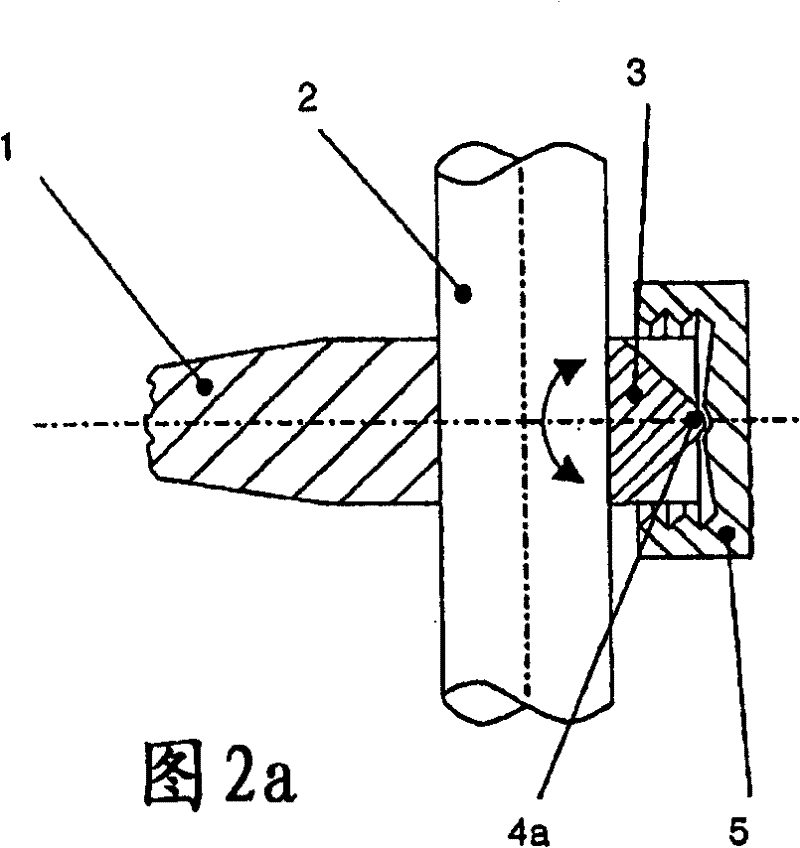 Dynamic clamping device for spinal implant