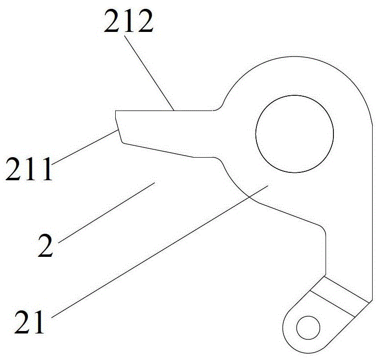 Circuit breaker operating mechanism and its force-reducing closing and holding device