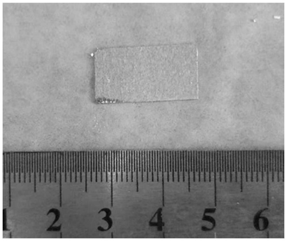 A method for preparing large-area crack-free thick-film photonic crystals on porous substrates