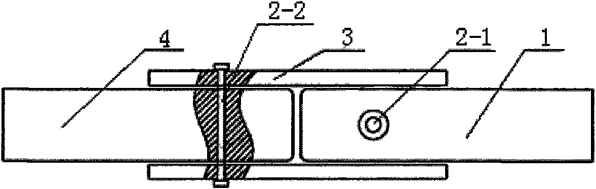 Overload protecting structure of mud pump