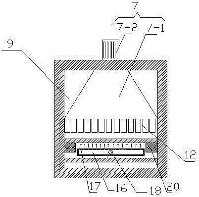 Self-precooling liquid nitrogen tunnel quick freezer