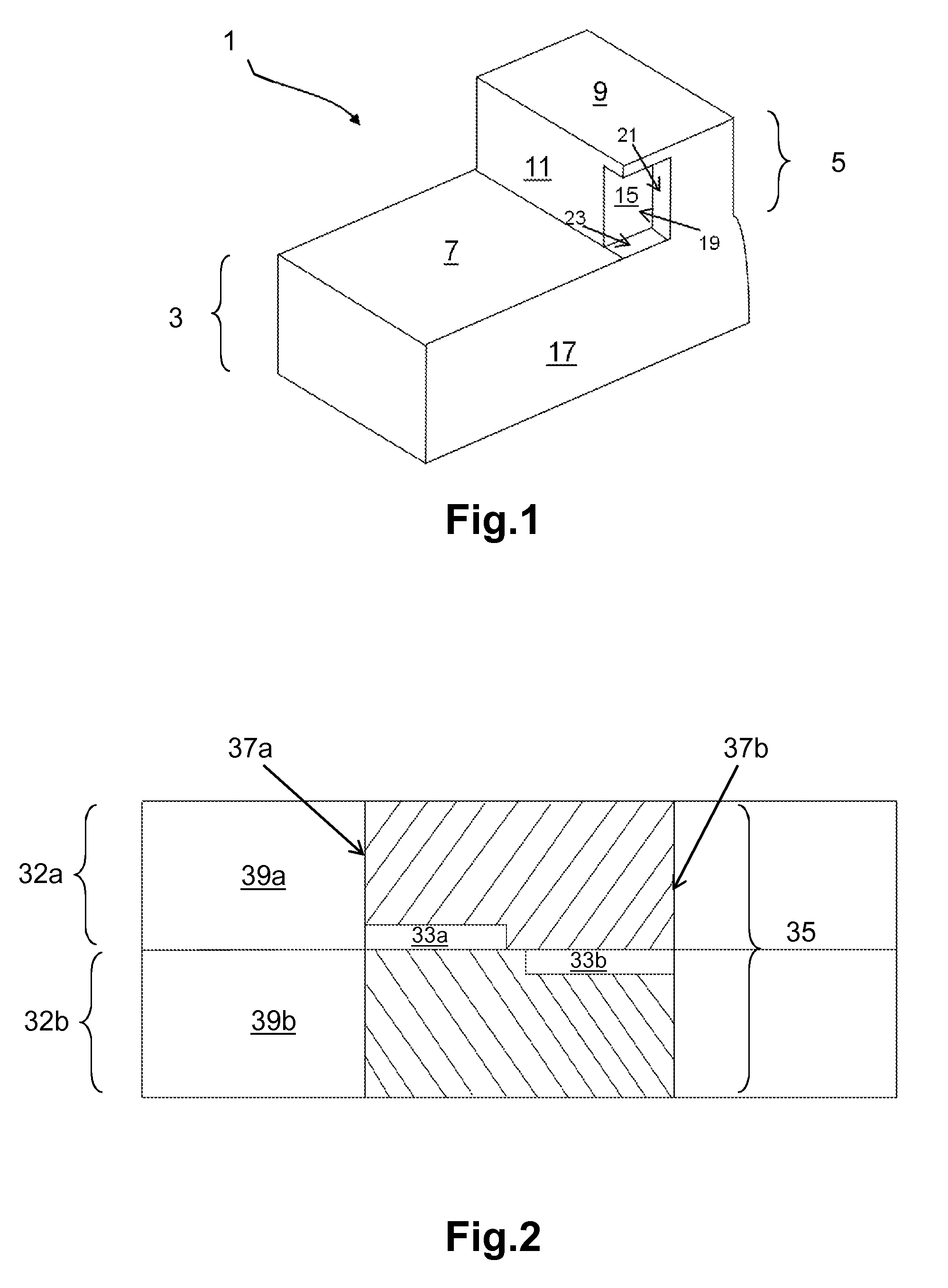 Mold for vulcanizing a tire tread, comprising at least one added element in a cord