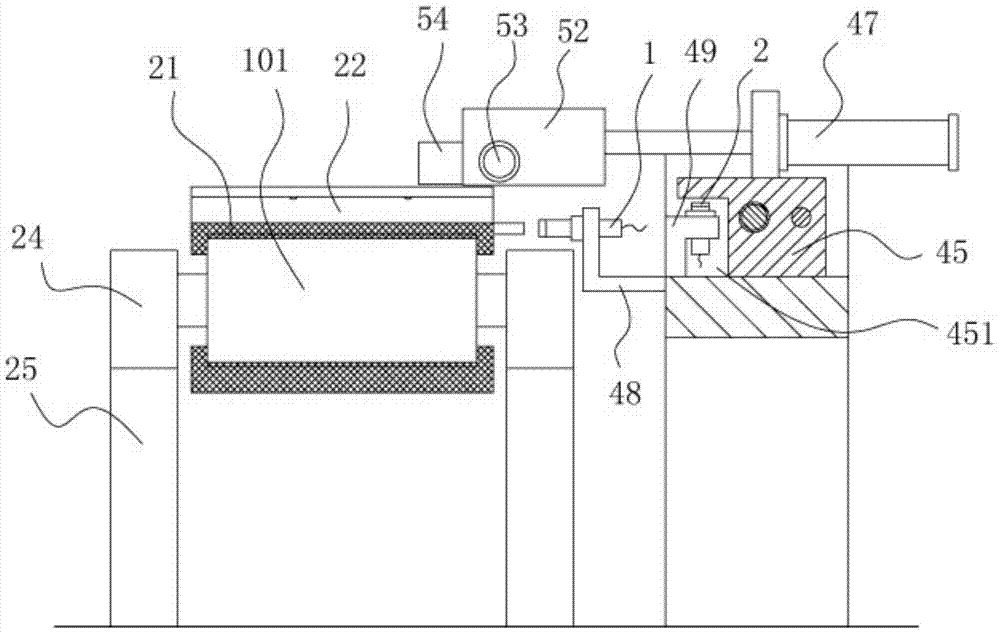 Clamping and conveying mechanism for cement feeding bucket