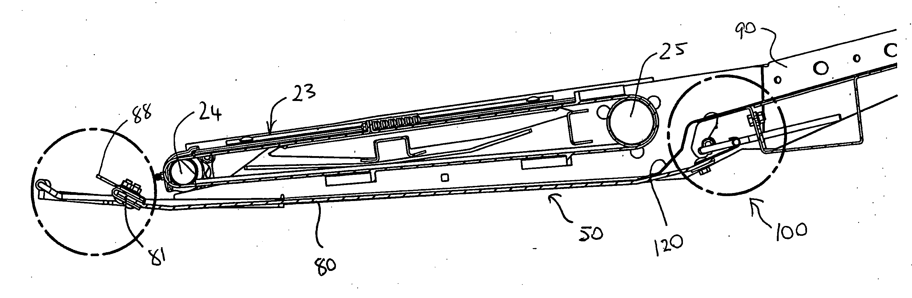 Crop feed arrangement for the header of a combine harvester