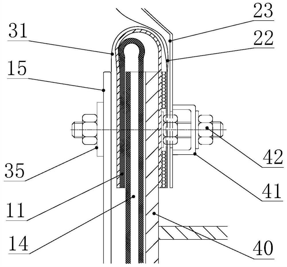 Efficient and oil-gas-free sealing device for floating roof storage tank