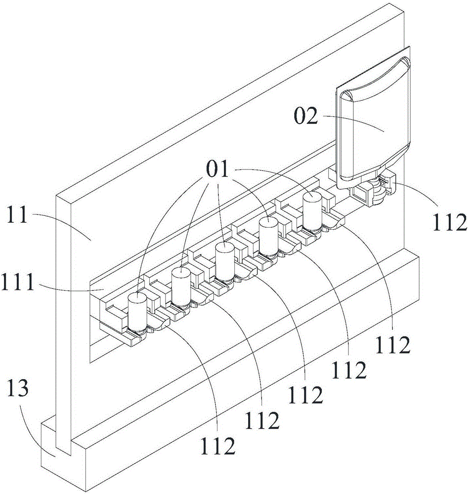 Dispensing robot for penicillin bottles and dispensing method of dispensing robot