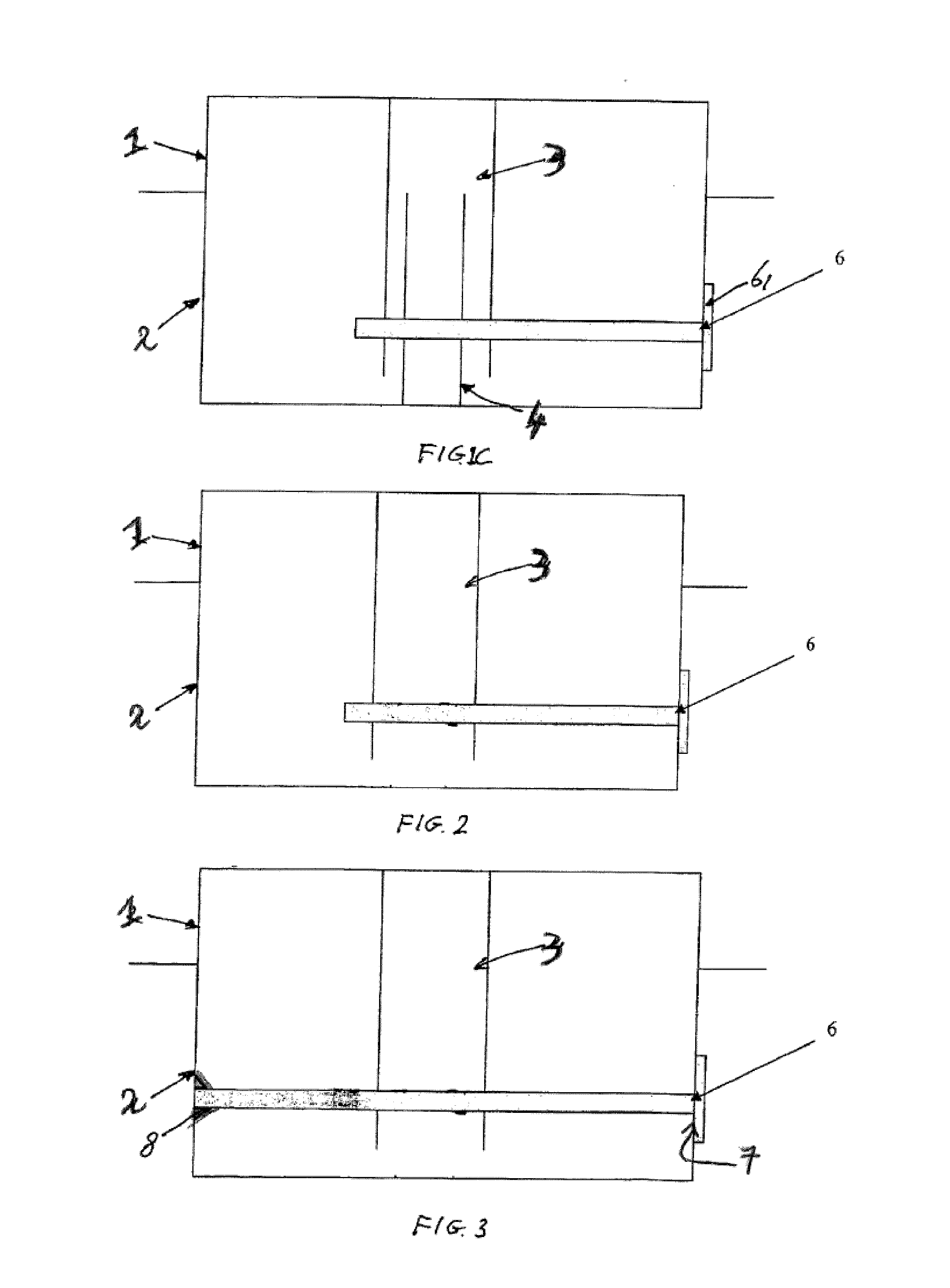 Tank with internal connecting member and method for assembling such a tank