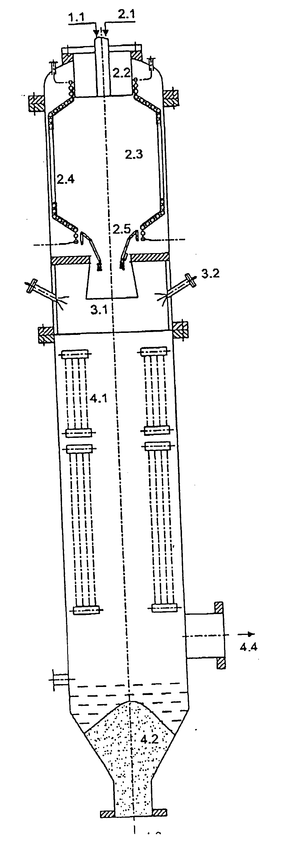 Method and device for producing synthesis by partial oxidation of slurries made from fuels containing ash with partial quenching and waste heat recovery