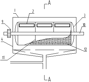 Method for extracting gutta-percha through enzymolysis