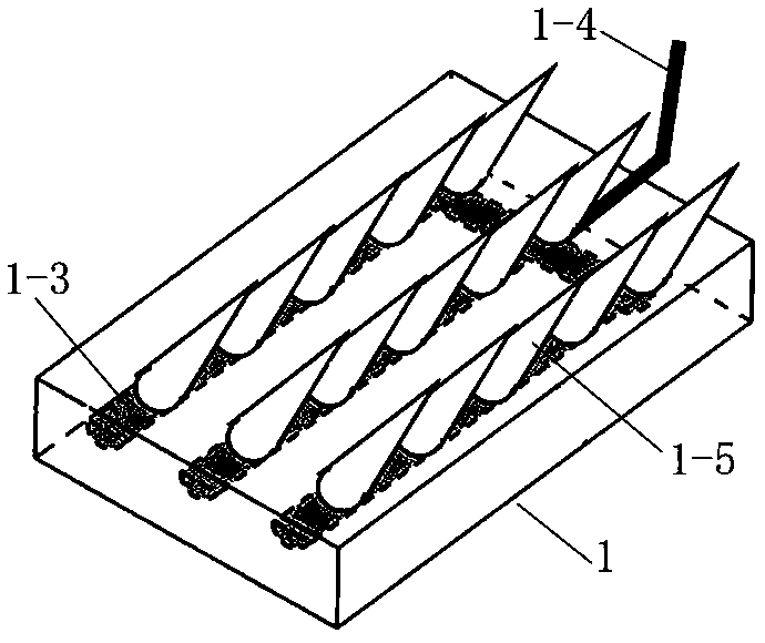 Conductive microneedle paster for wound repairing and preparation method of conductive microneedle paster