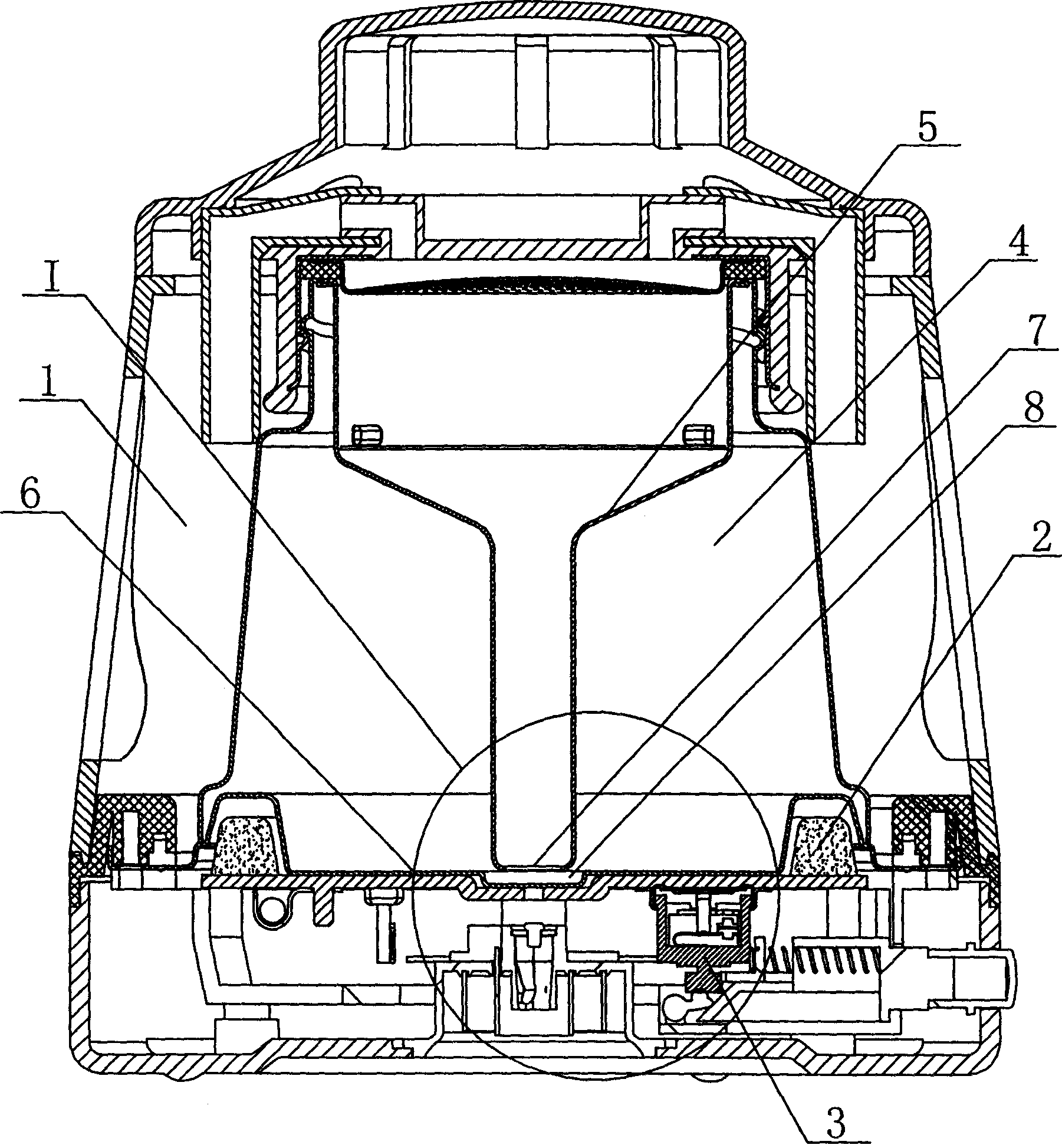 Electric kettle for boiling beverage