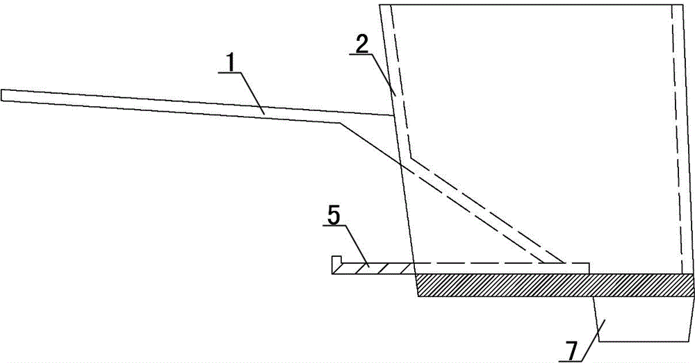 Mortar spreading bucket and mortar spreading method using same