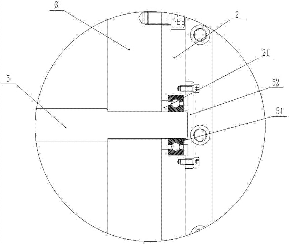 Material crushing and screening device