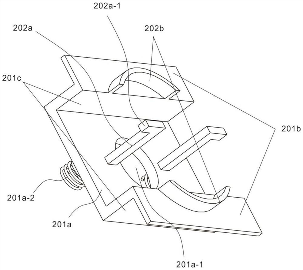 Cable connecting device capable of being rotationally adjusted