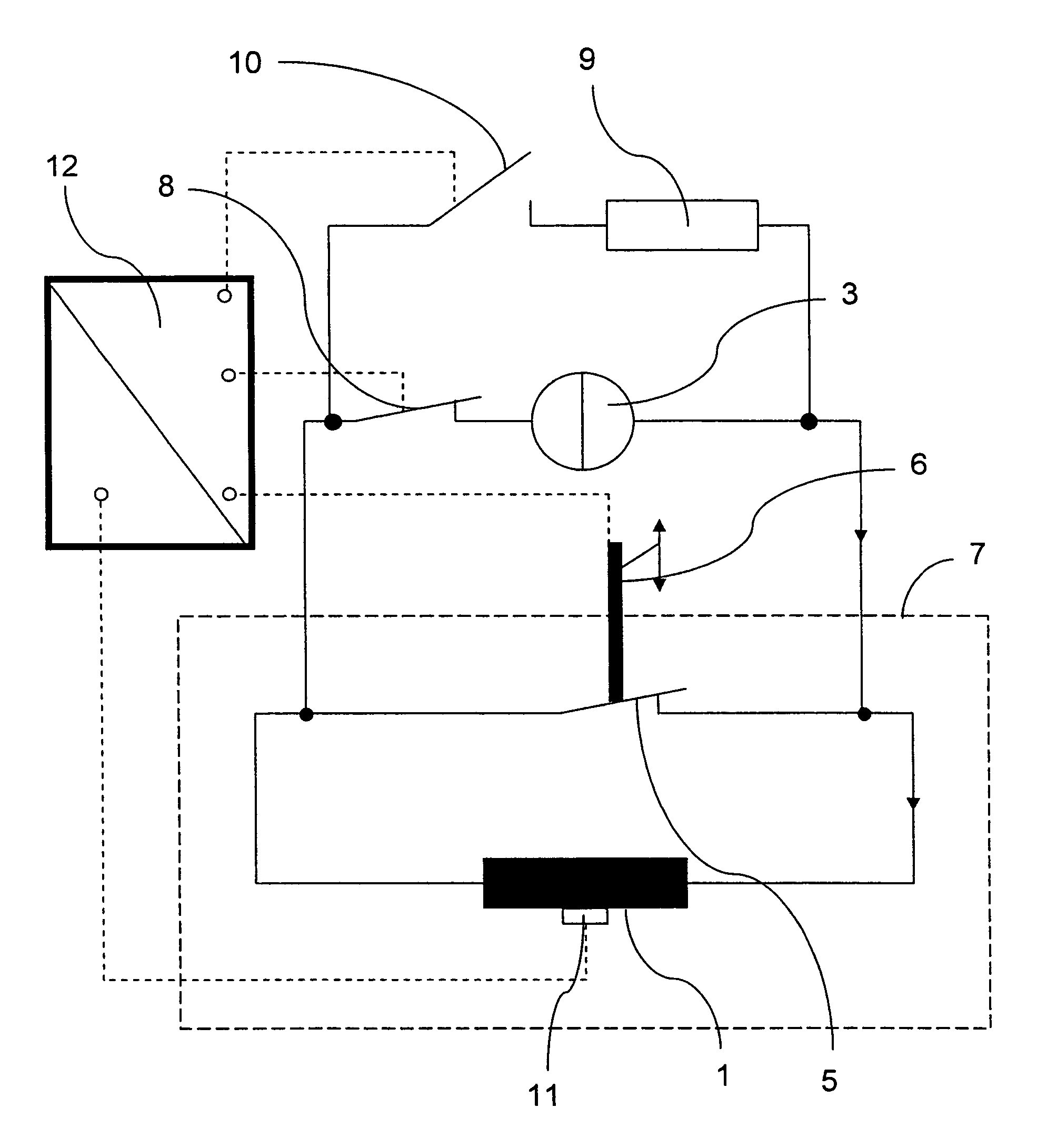 Superconducting magnet configuration with switch