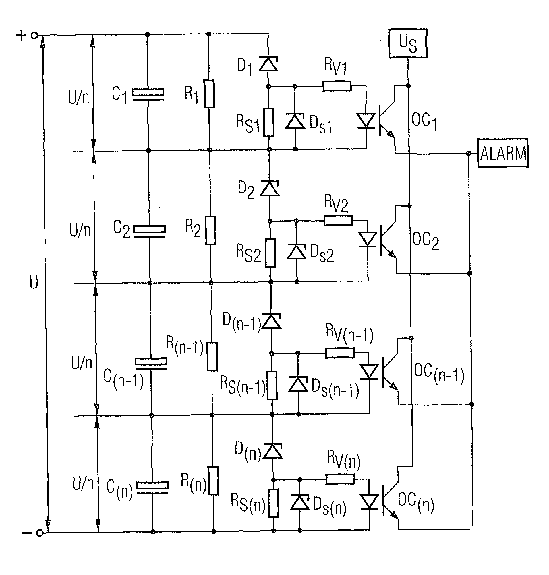 Circuit arrangement comprising at least two capacitors connected in series