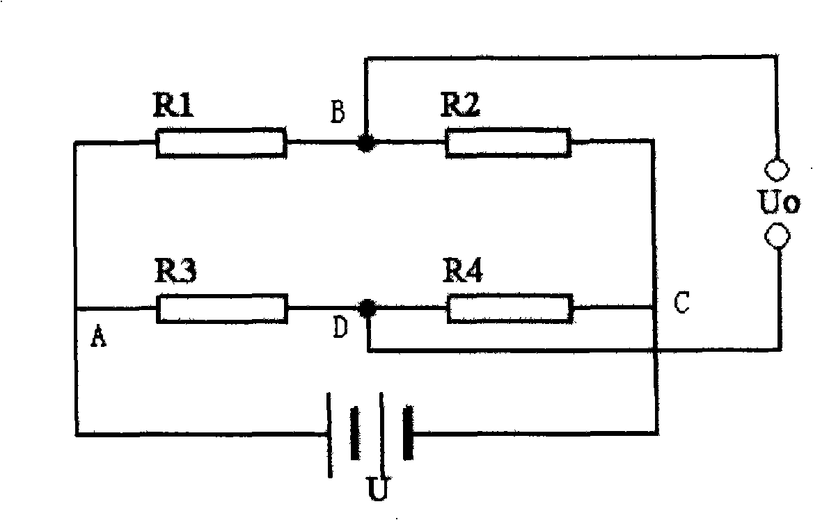 Three-dimensional small-measuring range force transducer