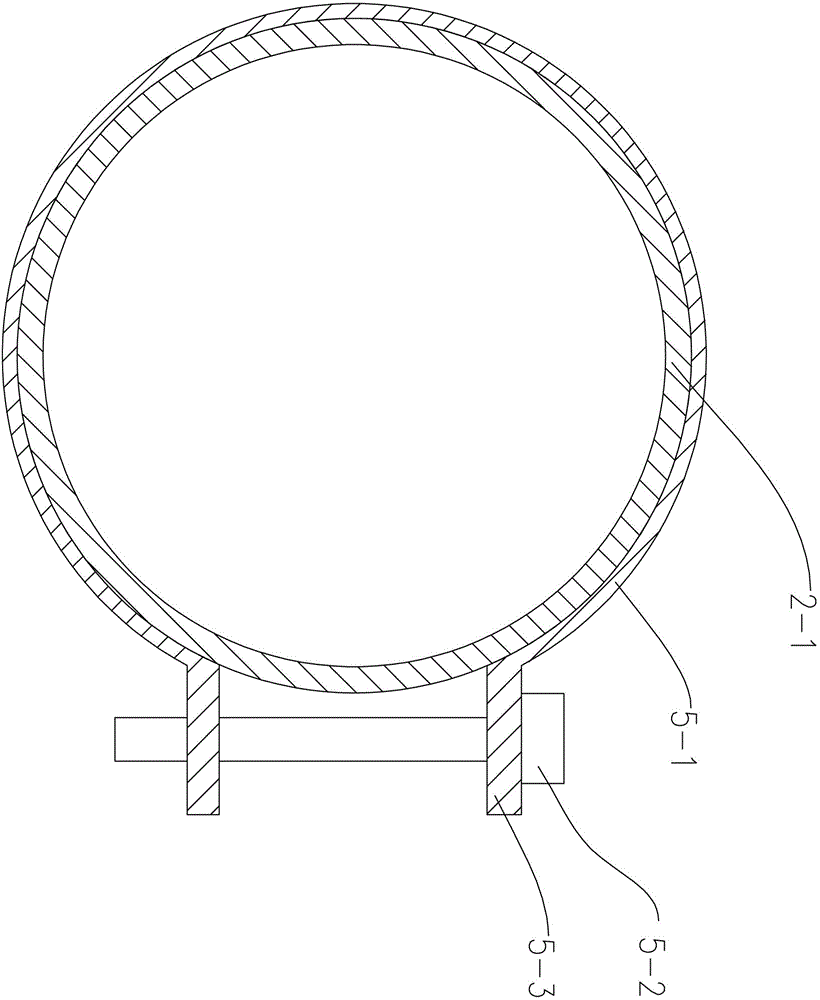 Vertical mill device for milling ceramic raw materials