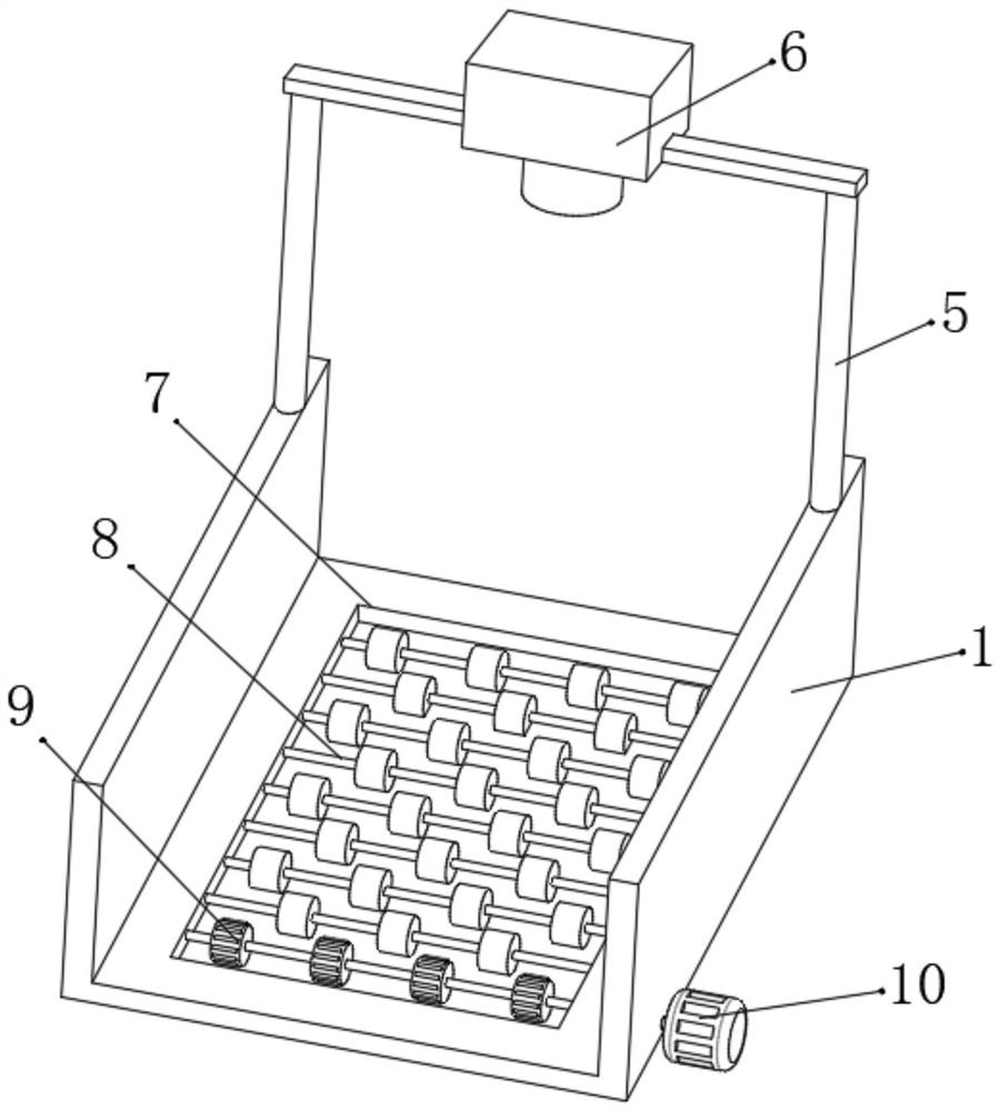 Sorting device for non-docking sorting robot