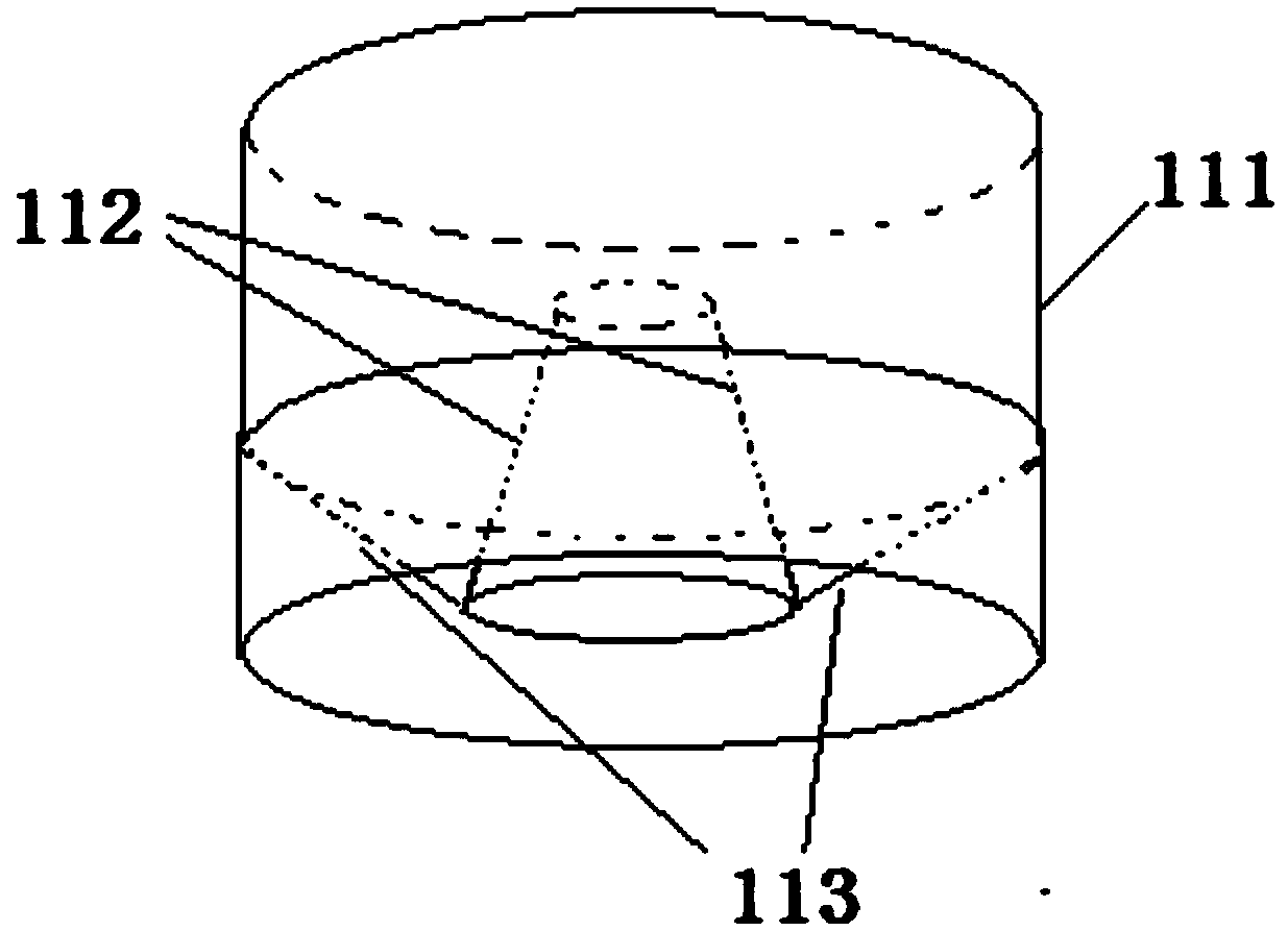 Awl-like seawater desalination apparatus having multi-stage black and white water tanks and using solar energy, and seawater desalination method