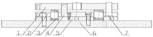 Automobile clutch damping disk forming lower die