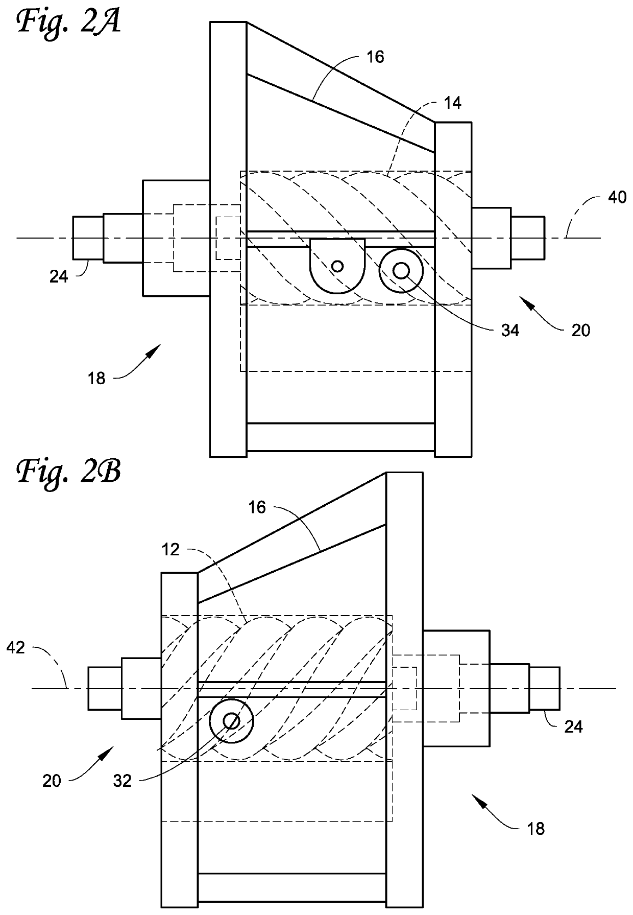 Screw compressor having synchronized economizer ports