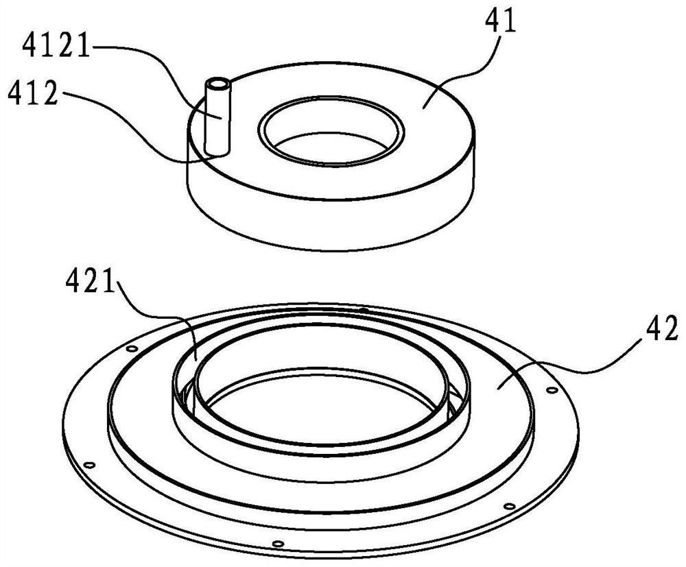 Circumferential water supply mechanism capable of running at high speed