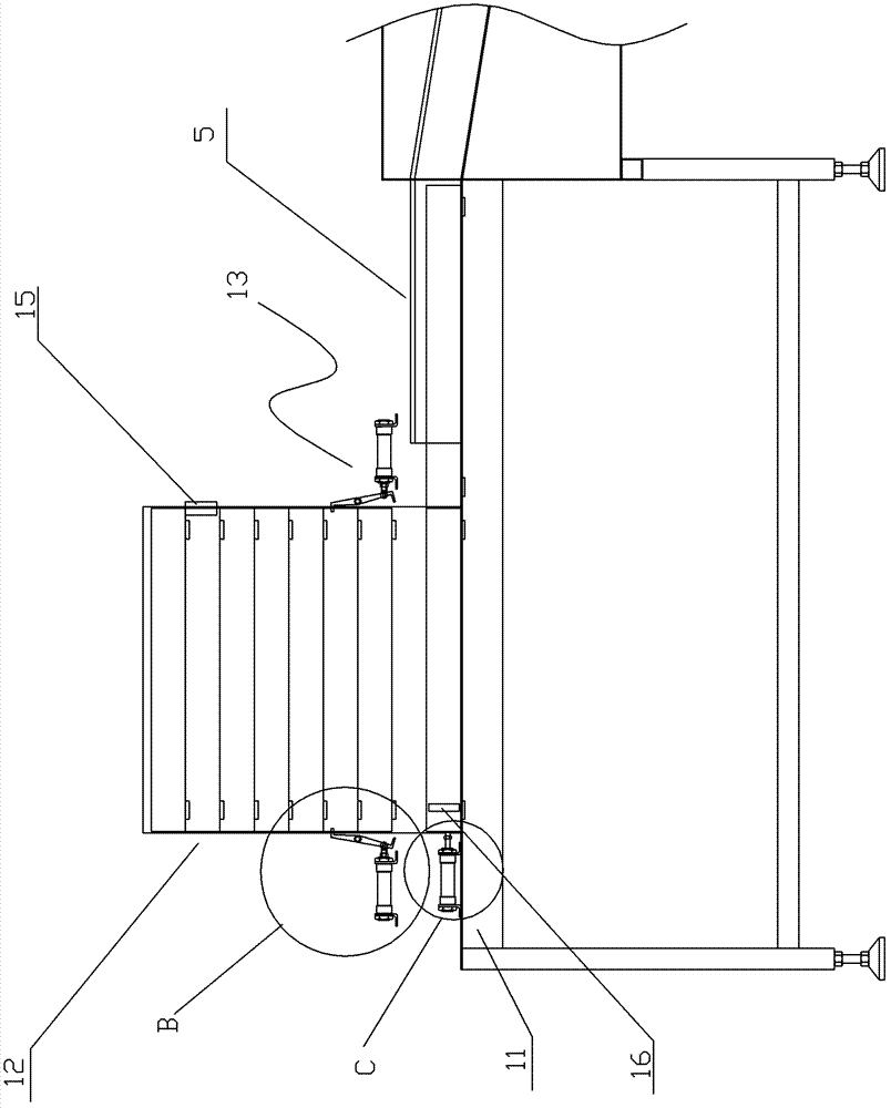 Automatic cleaner for rubber frame of fermented bean curd