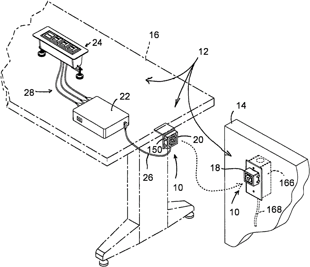 Electrical power coupling with magnetic connections