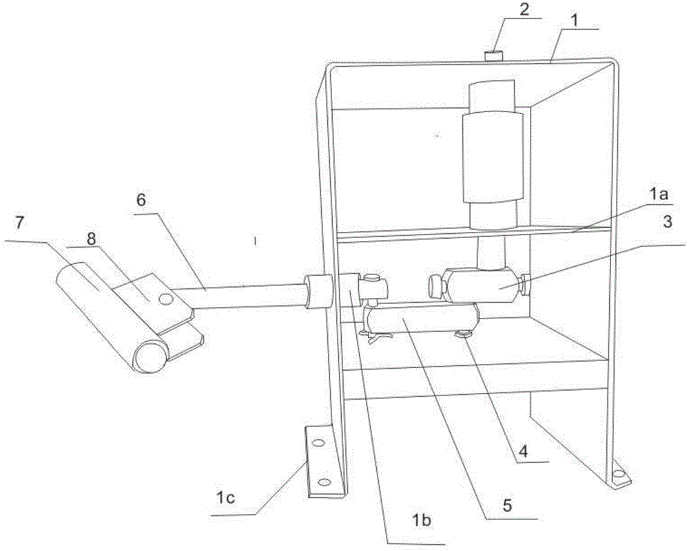 Cleaning mechanism for cleaning filtering net by left-right swinging on solid-liquid separator