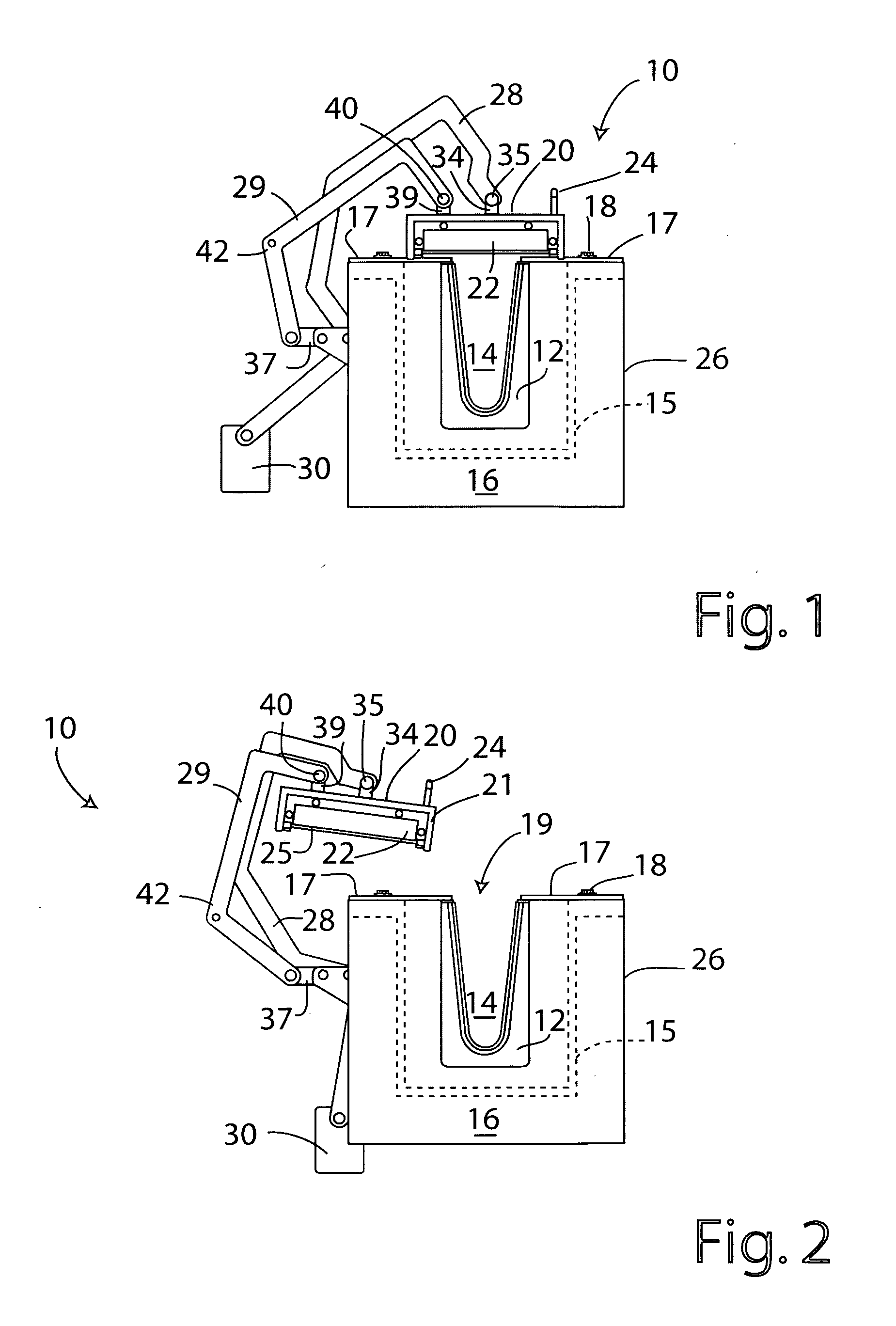 Molten metal containment structure having movable cover