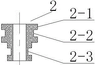 Pipe connecting and sealing device used in small space