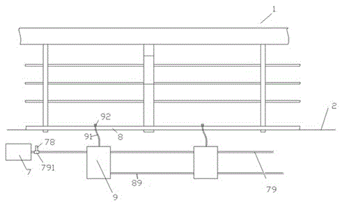 Municipal bridge guardrail cleaning device with water level connecting pipe and using method thereof