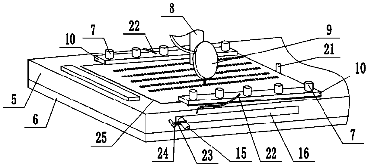 Automatic keyboard bottom plate detection device