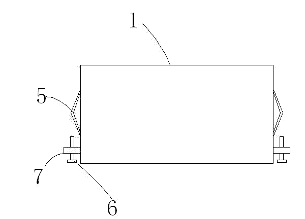 Low-voltage distribution box uneasy to drop off