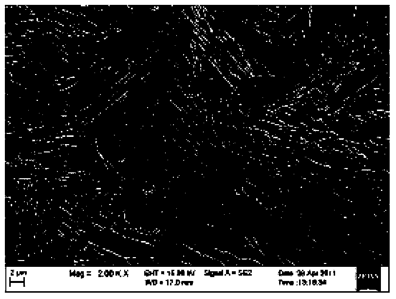 Ultra-thin broad-width wear-resistant steel plate and method for producing steel plate in large compression ratio