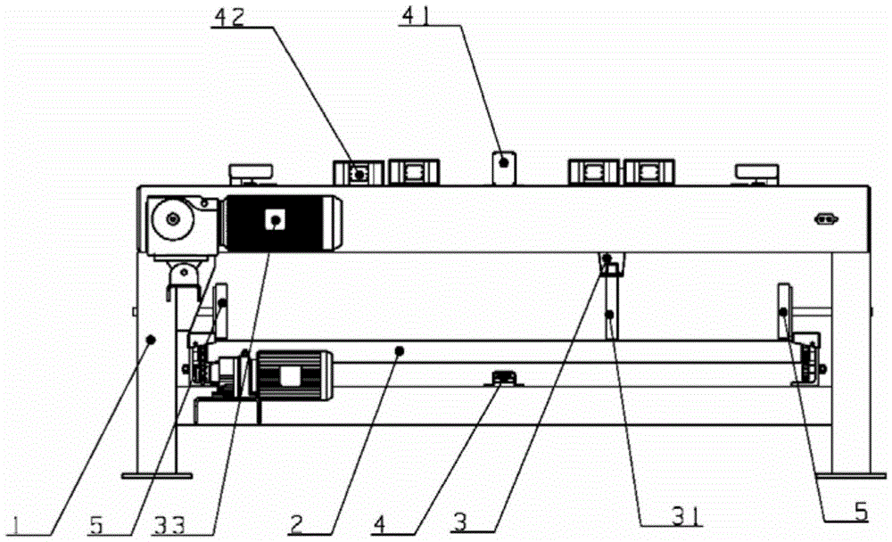 An automatic conveying splitter for bagged products