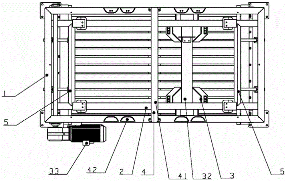 An automatic conveying splitter for bagged products