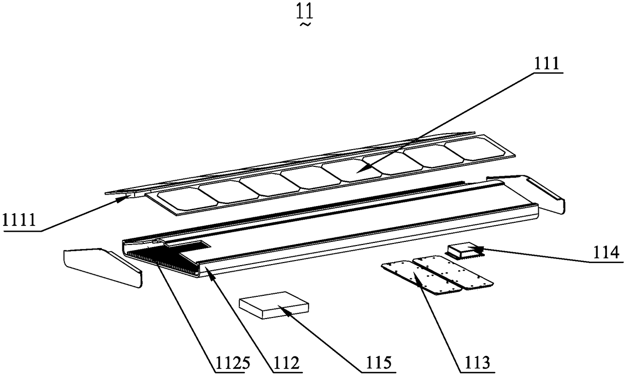 Solar lamp body and solar street lamp