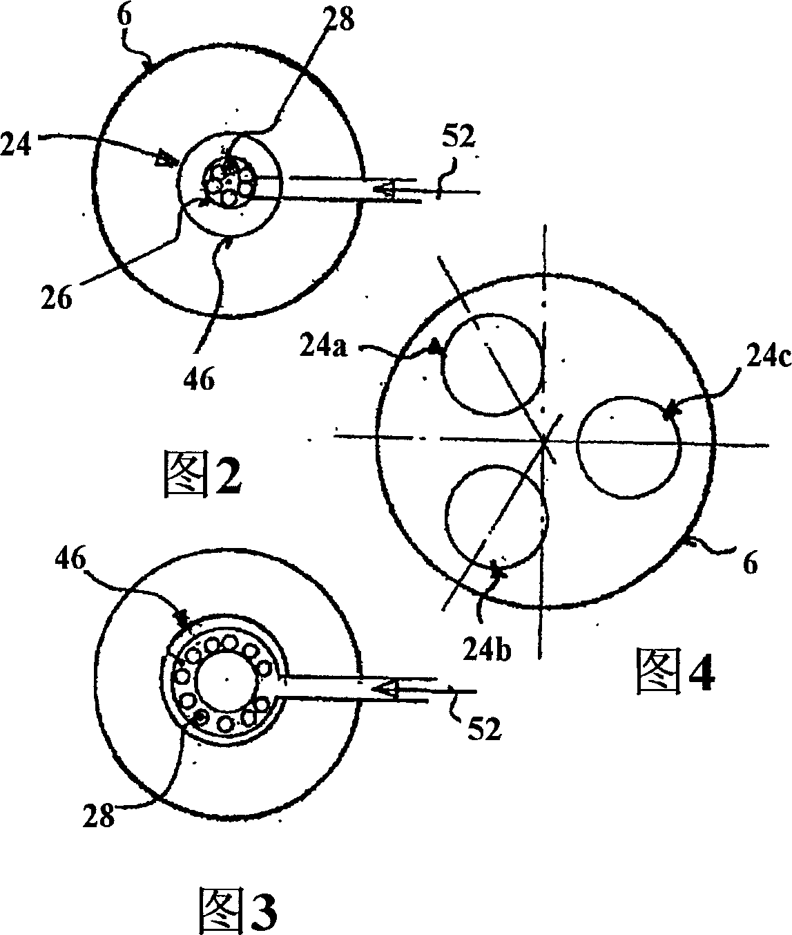 Material solubiliser reactor for hydrolysis and/or wet fermentation and waste treatment plant with such a solubiliser and reactor