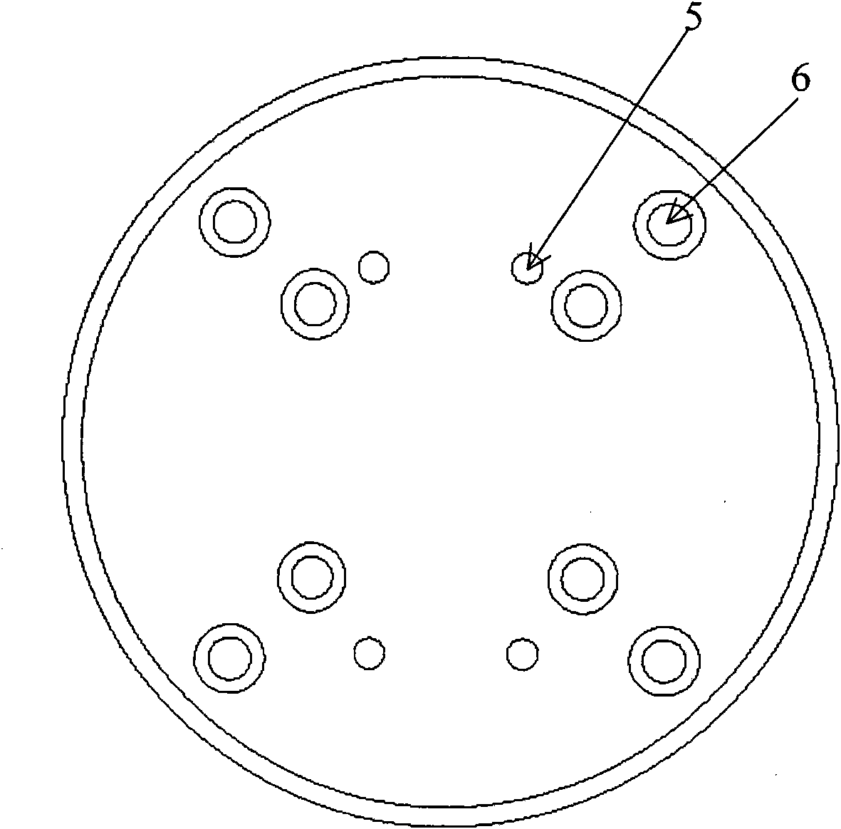 Clamping device in vibration distressing of satellite mechanical experiment pressure ring