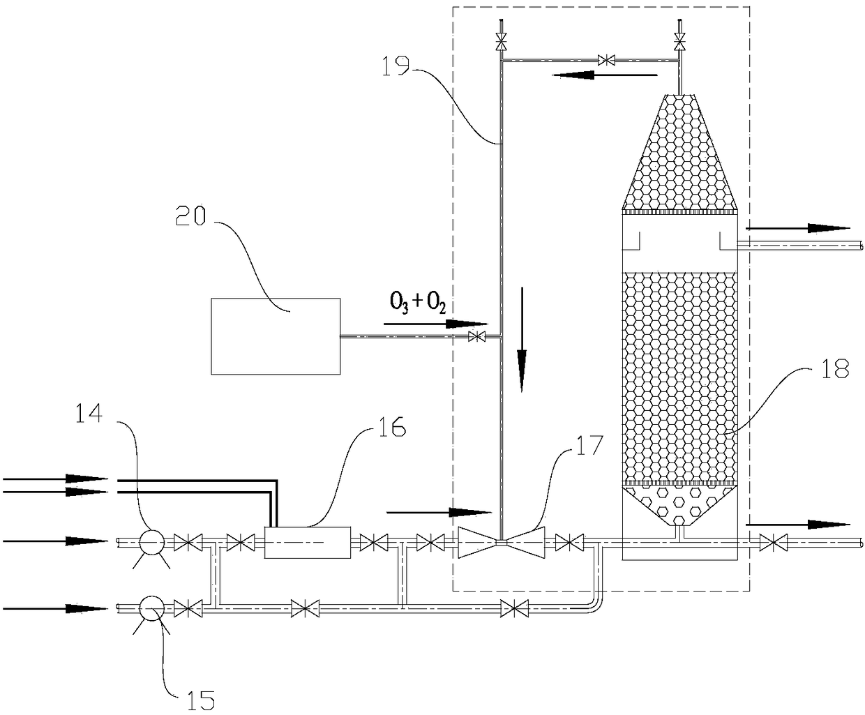 A circulation treatment system for low-concentration cyanide-containing wastewater