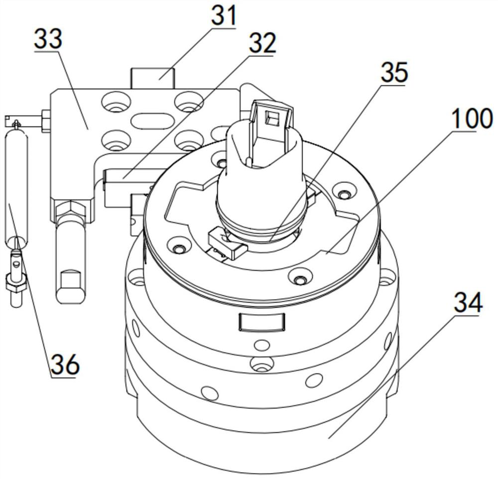 Device for automatically feeding and crimping sealing ring of sensor