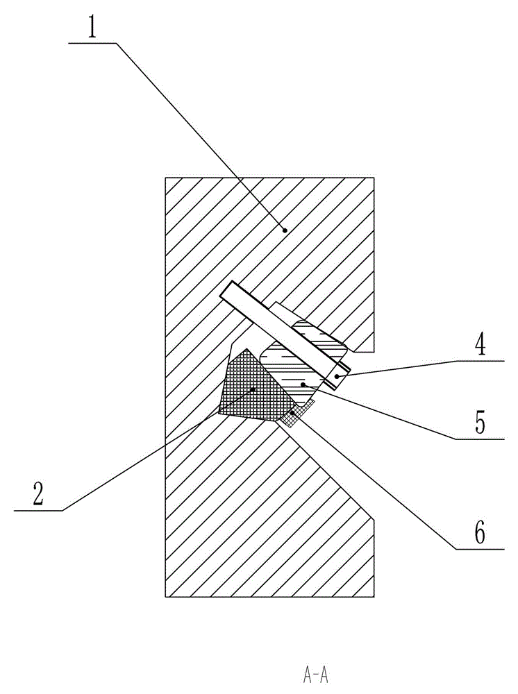 Hob mounting structure of shield tunneling machine