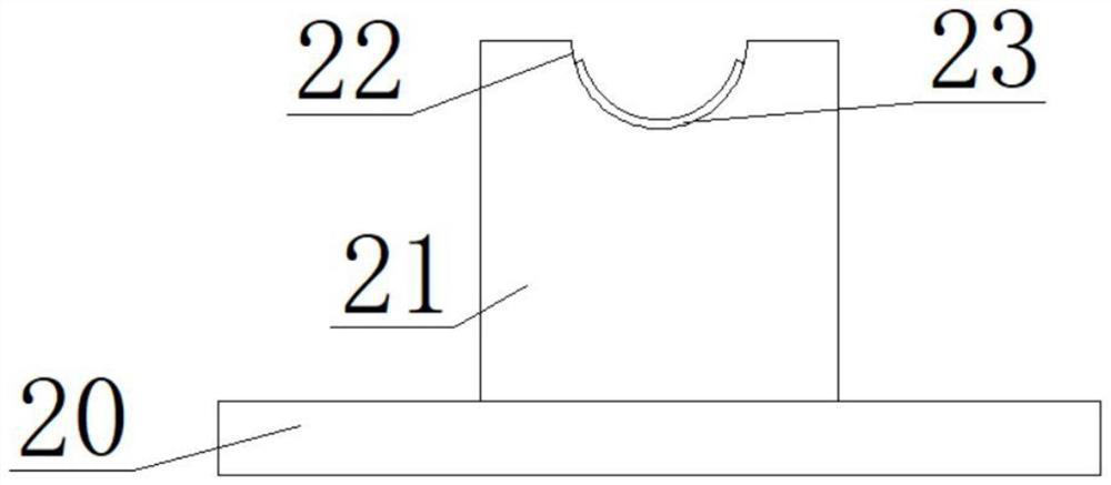 Crack pouring device for straight seam of assembly type capping beam pier column