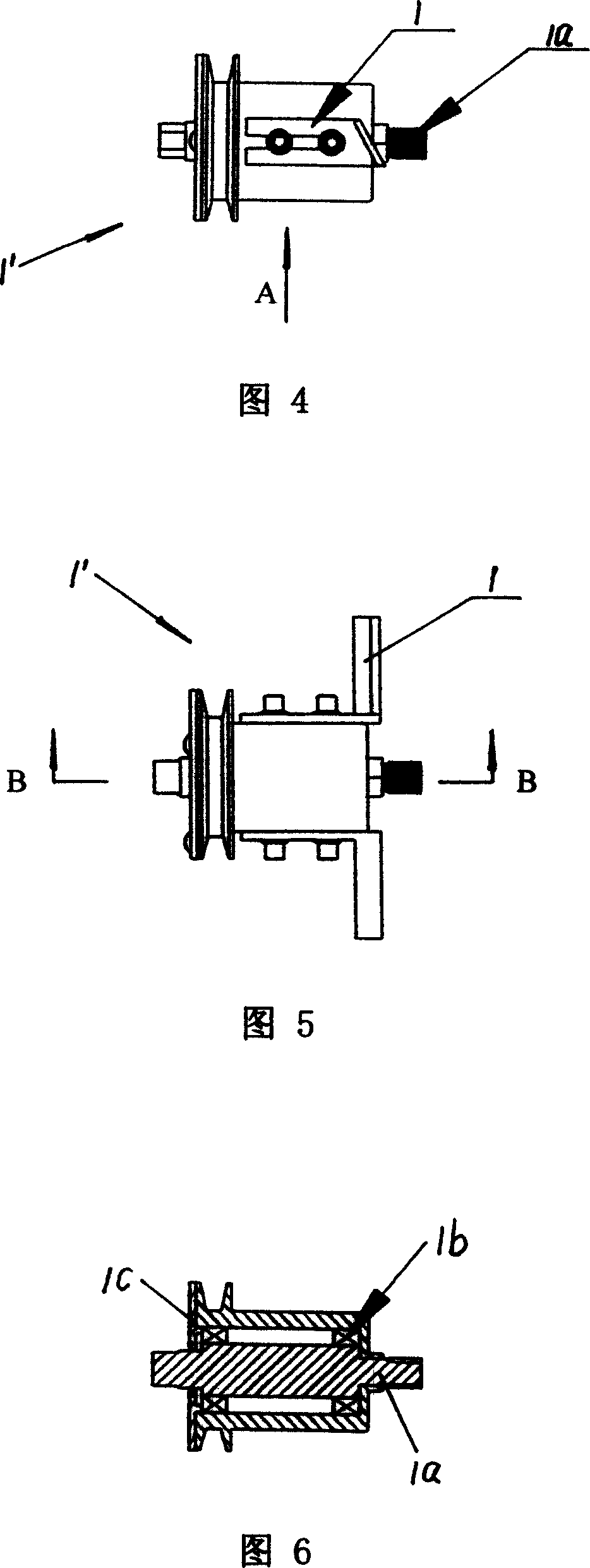 Wheat bran twin-screw extruding treatment method and twin-screw extruding machine thereof