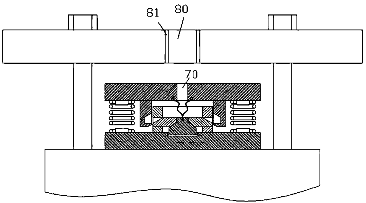 A low-noise elastic fastening device