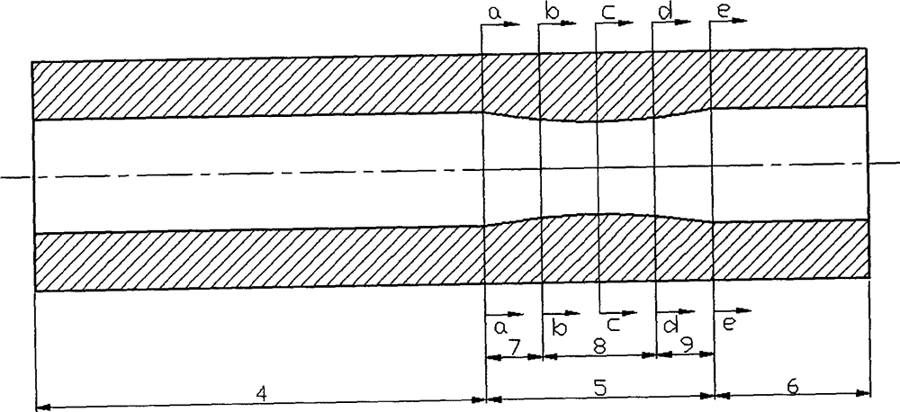 Equal-passage variable-cross-section extruding mold and extrusion forming method for pipes