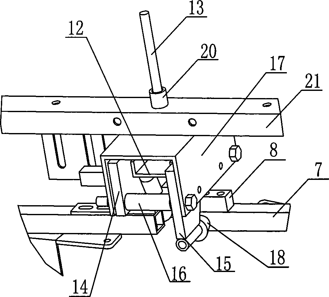 Admission passage capable of making pig feed