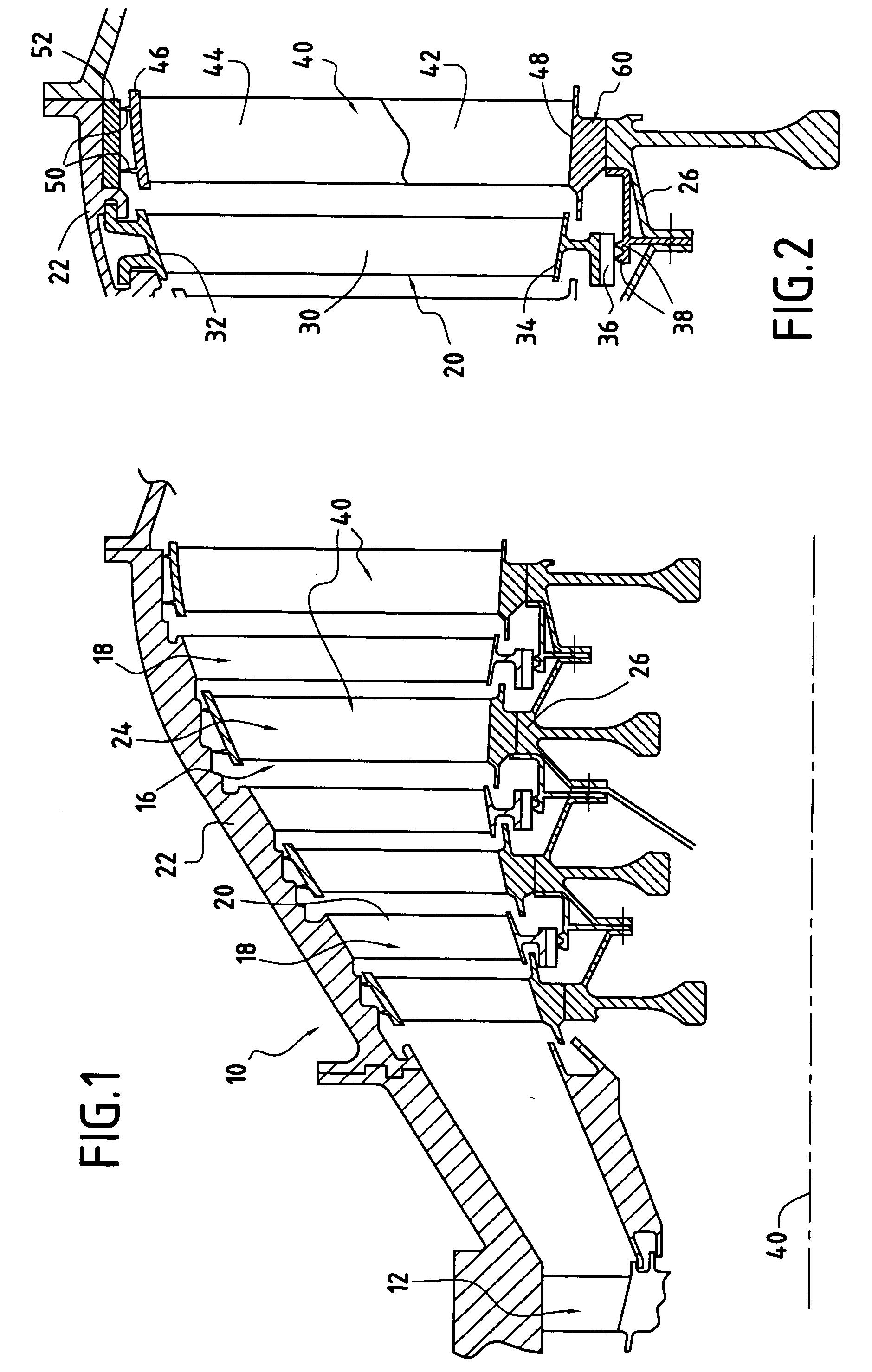 Making turbomachine turbines having blade inserts with resonant frequencies that are adjusted to be different, and a method of adjusting the resonant frequency of a turbine blade insert